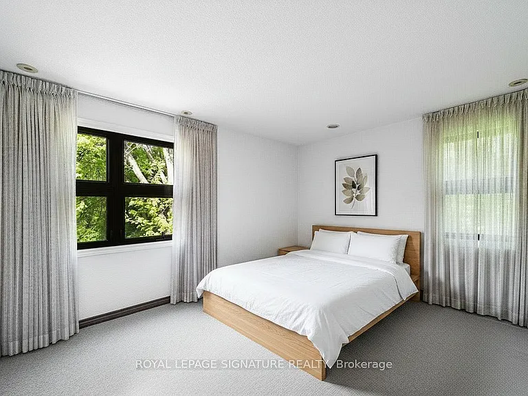 18 Old English Ln — Photo 11