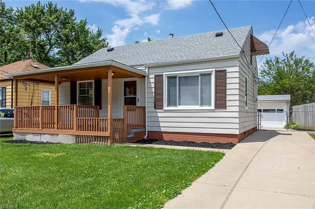 13530 Bennington Ave photo 1