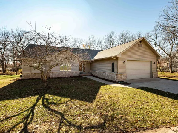 N5726 Susan St, Green Lake, WI 54941