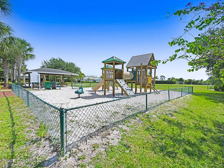1749 Tullagee Ave — Photo 49
