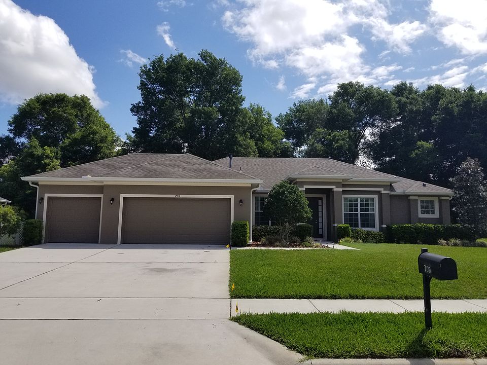 1st image of 709 Deer Fern Ave
