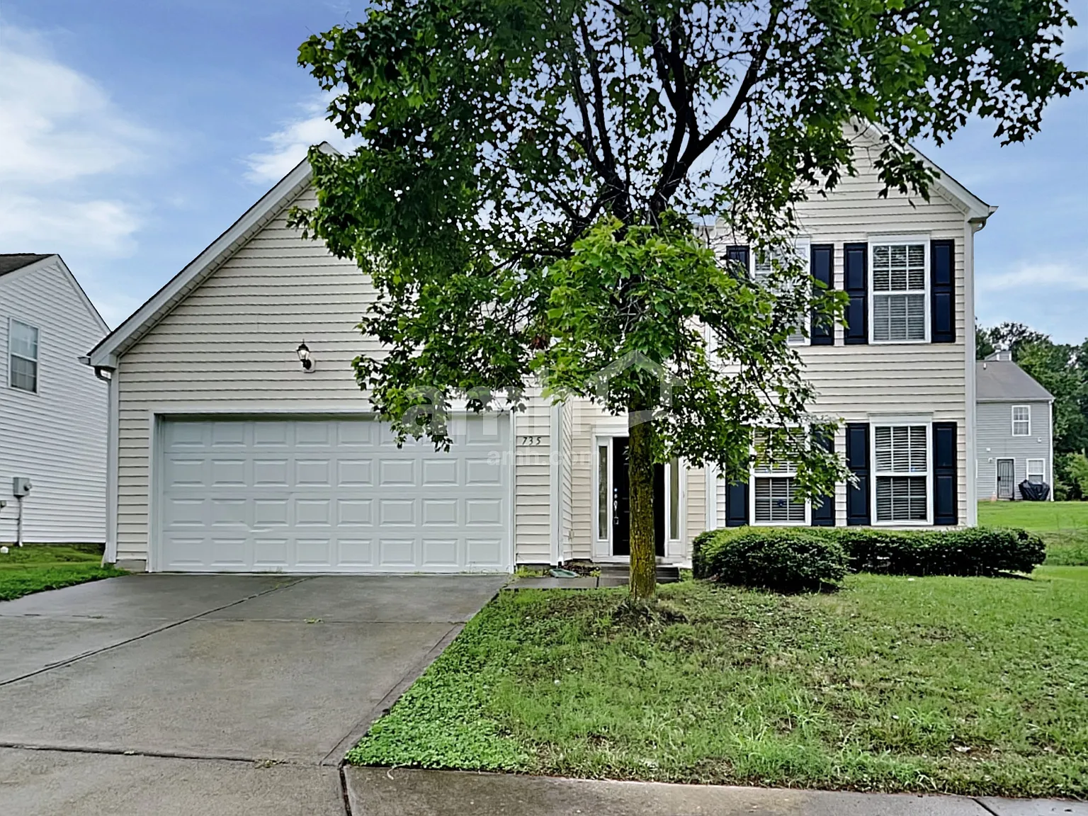 3 bed, 2.5 bath, 1867 sqft, $2,190 — Photo 1
