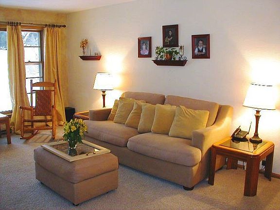 2nd image of 833 Oak Knoll Ave