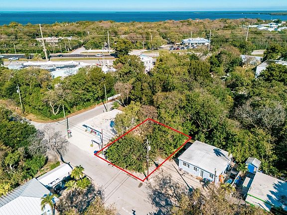 2nd image of 50 Oleander Dr