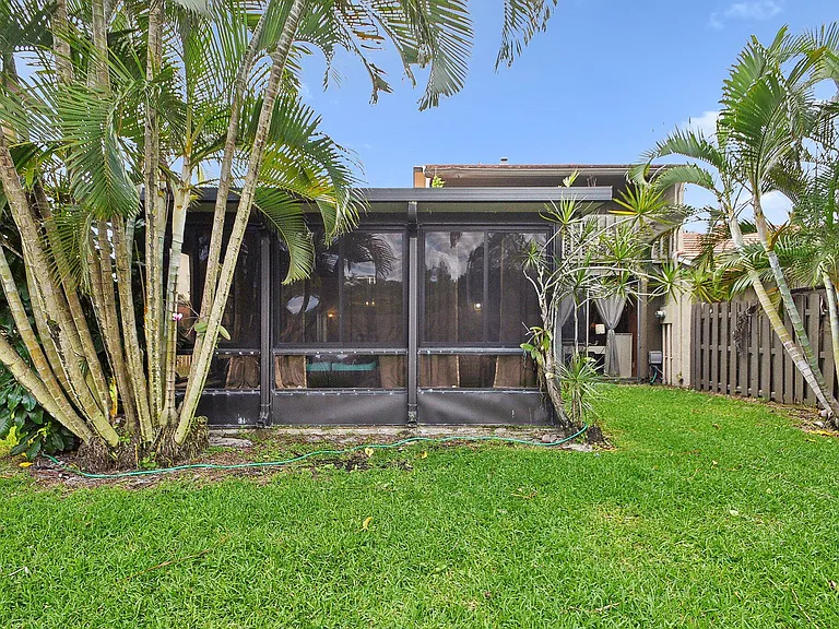 11063 Oakdale Rd — Photo 34