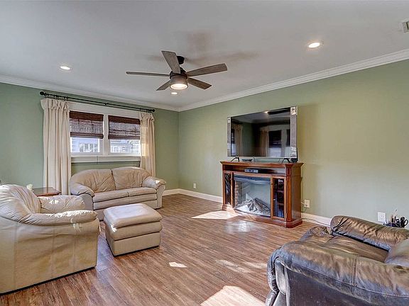 2nd image of 8225 243rd St