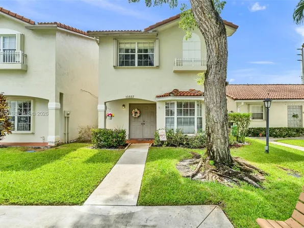 10857 NW 8th St, Pembroke Pines, FL 33026