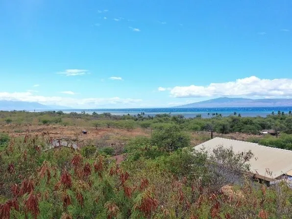 69 Kahinani Pl, Kaunakakai, HI 96748