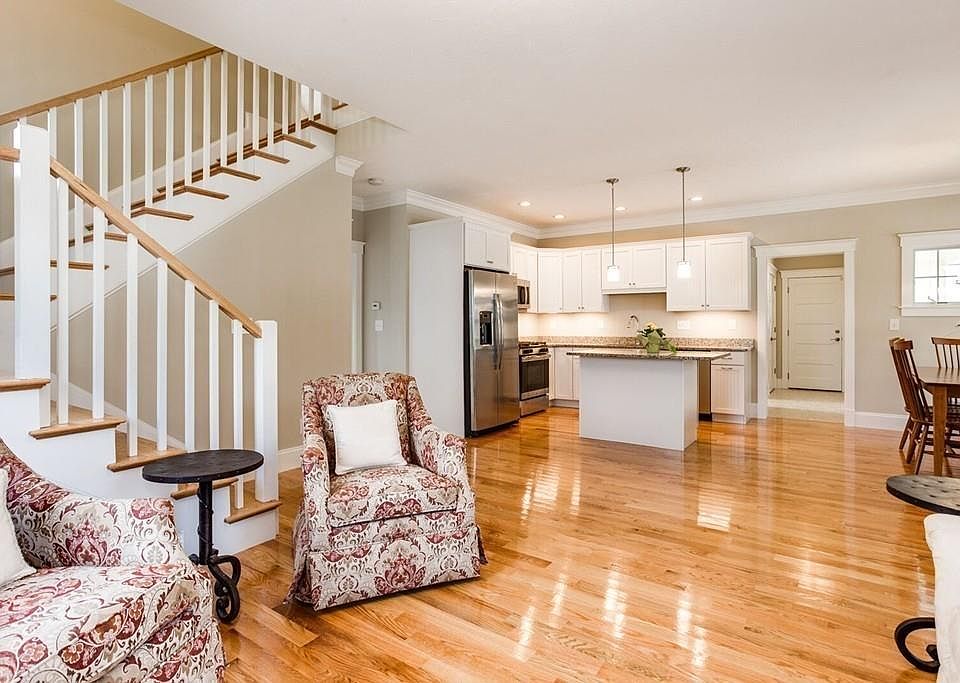 1st image of 24 Follinsbee Ln