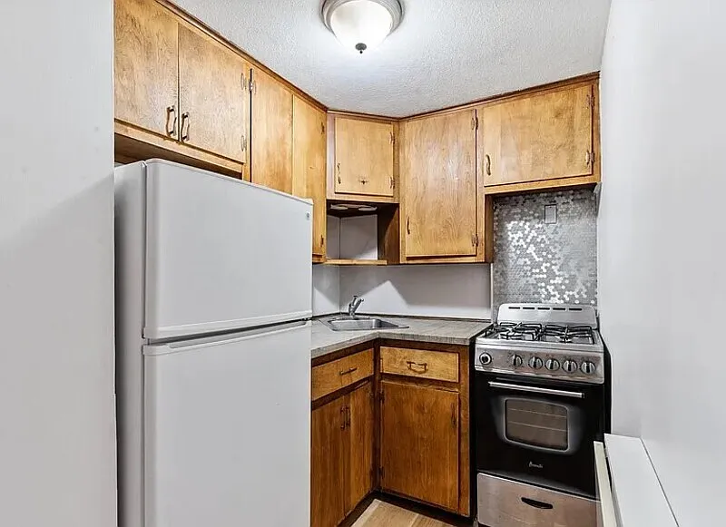 Studio, 1.0 bath, 355 sqft, $1,690 — Photo 4