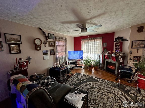 3rd image of 301 E 5th Ave