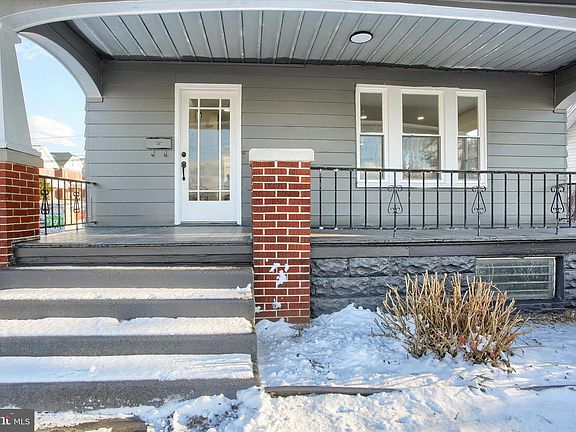 3rd image of 3711 Walnut St
