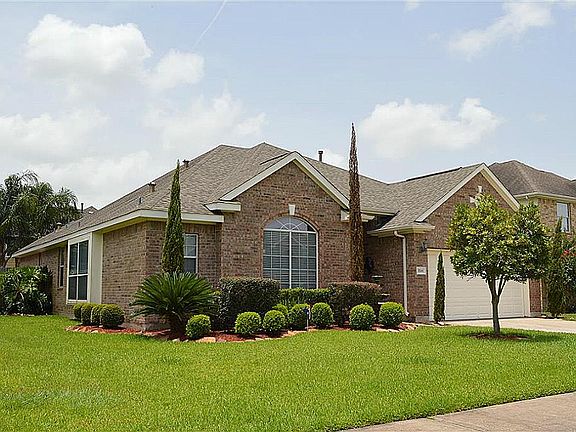 3rd image of 3708 Wild Oak Dr
