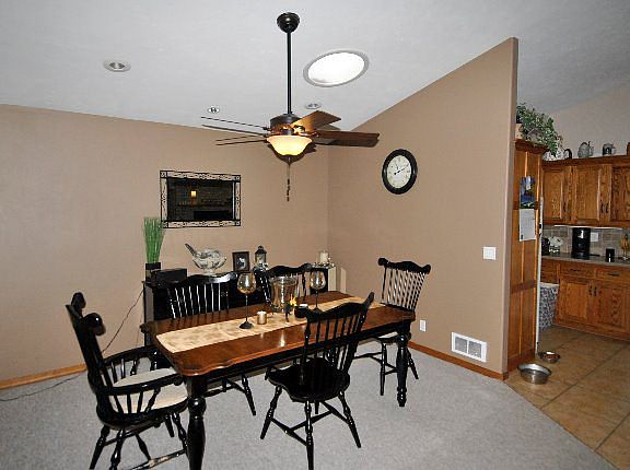 5th image of 465 Springwood Ln