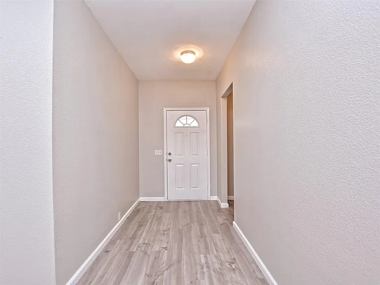 2300 Amy Lynn Ln — Photo 3