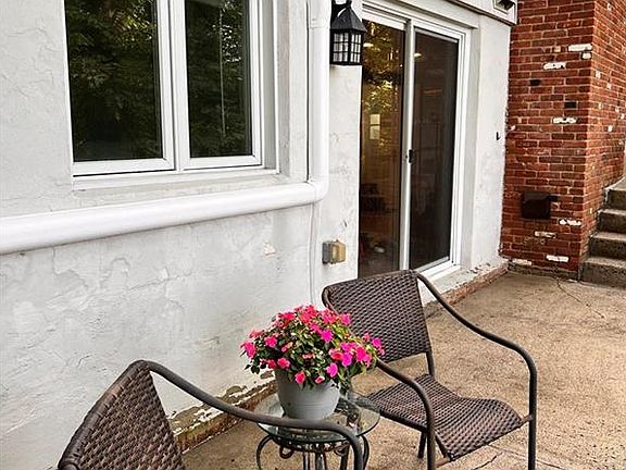 4th image of 31 Terrace Dr