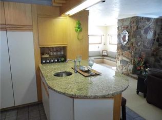111 Downing Dr, Coraopolis, PA 15108