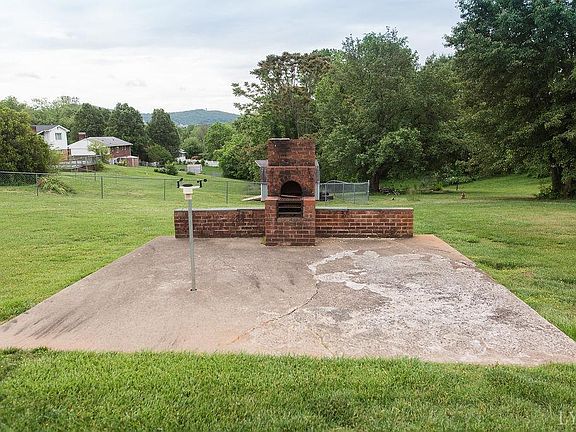 4th image of 1016 Sheffield Dr