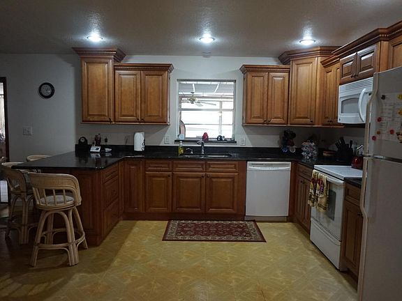 5th image of 245 Maureen Ave