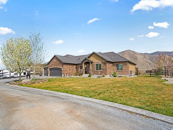 3rd image of 3050 N Bronzewood Cir