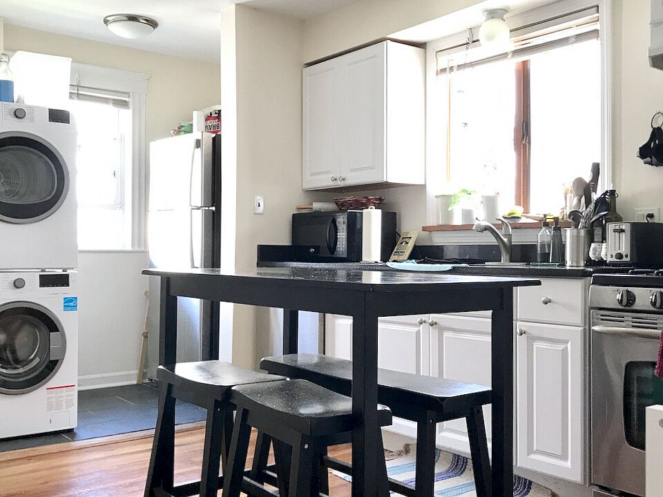1st image of 236 Cedar St #2