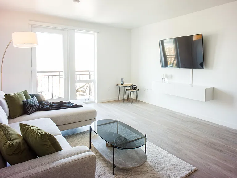 19J Midtown — Photo 23