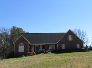 615 Hilltop Dr, Dallas, NC 28034