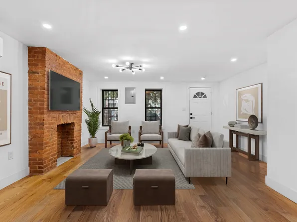 2046 Pacific Street image 2 of 5