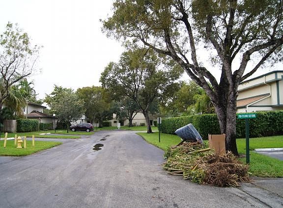 3rd image of 707 NW 132nd Ter