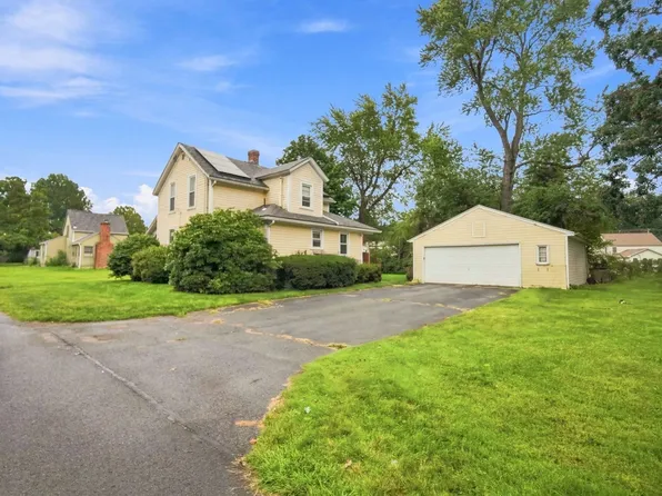 12 1st St, East Longmeadow, MA 01028