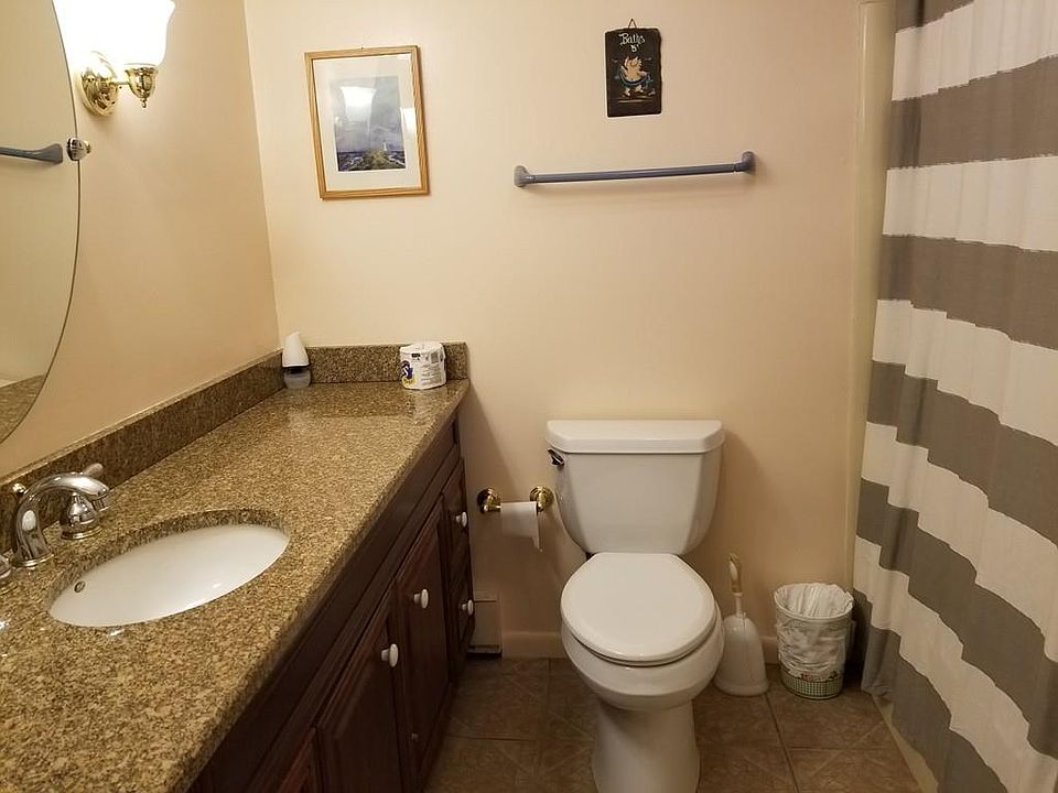 2nd image of 432 Old Chatham Rd APT 211