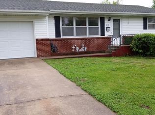 210 W South St, Mount Vernon, MO 65712