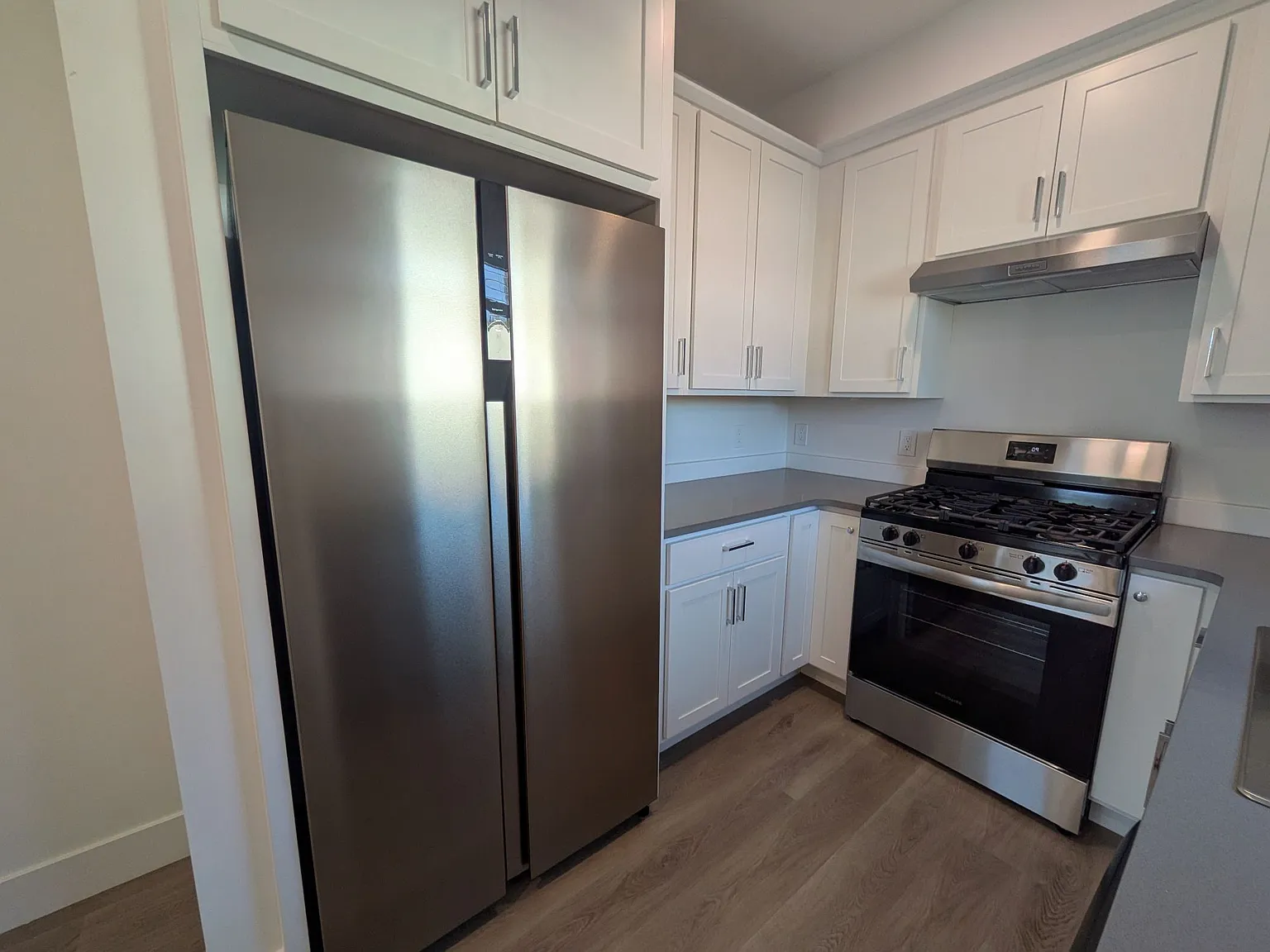 2 bed, 900 sqft, $2,800 — Photo 2