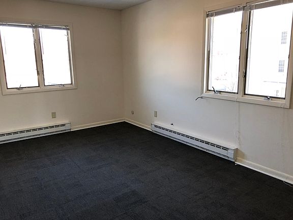 4th image of 55 S Jefferson Ave APT 7