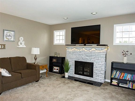 2nd image of 1838 W 32nd St