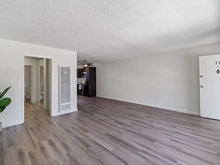 7614 Parkway Dr — Photo 22