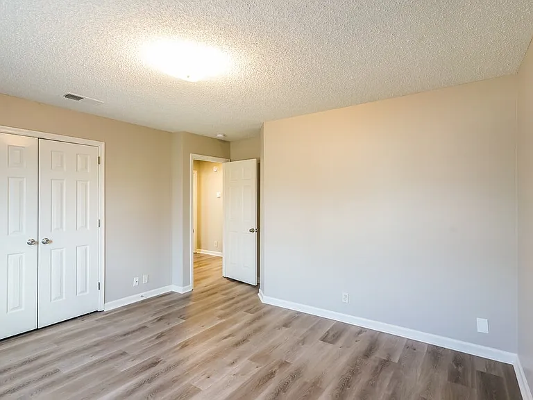 905 Traceton Ct — Photo 13