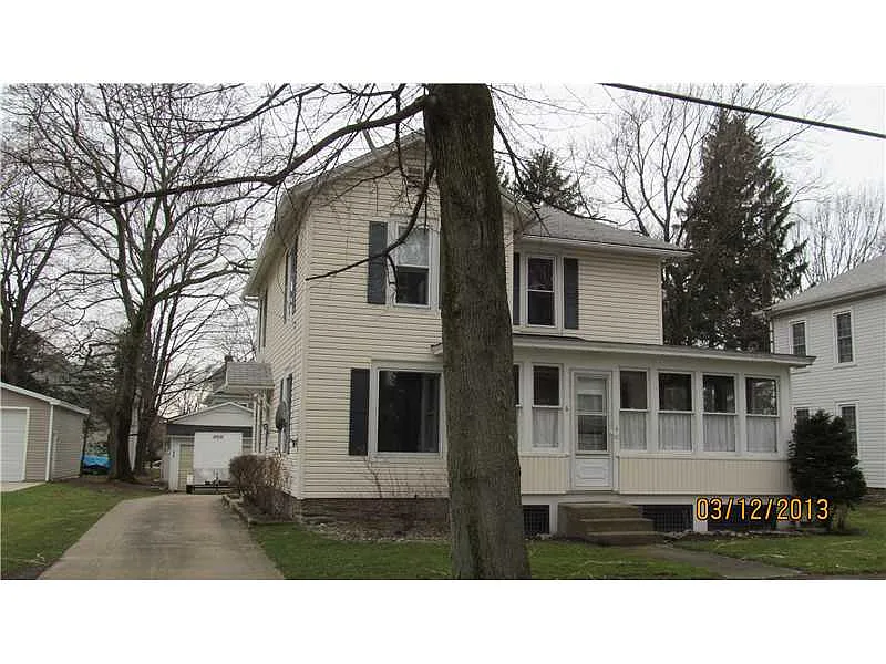 21 S Pearl St photo 1