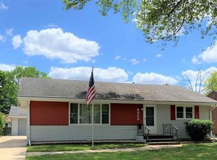 6323 Park Ridge Rd, Loves Park, IL 61111