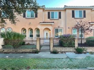 1701 Patricia Ave UNIT 2, Simi Valley, CA 93065