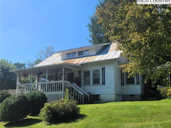 585 George's Gap Road, Vilas, NC 28692