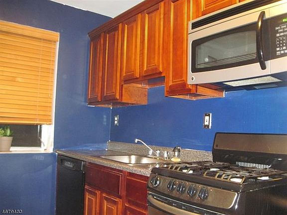 4th image of 378 Valley St #C3c-14