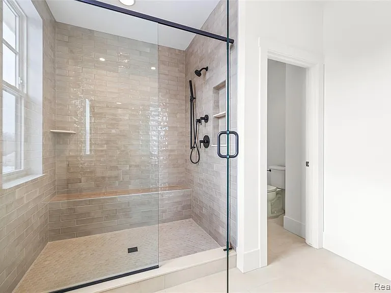 416 S Center St — Photo 16