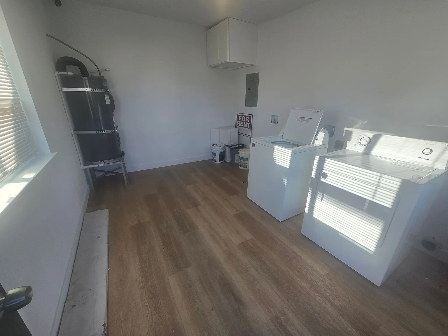 Renovated Studio Available Now! — Photo 4