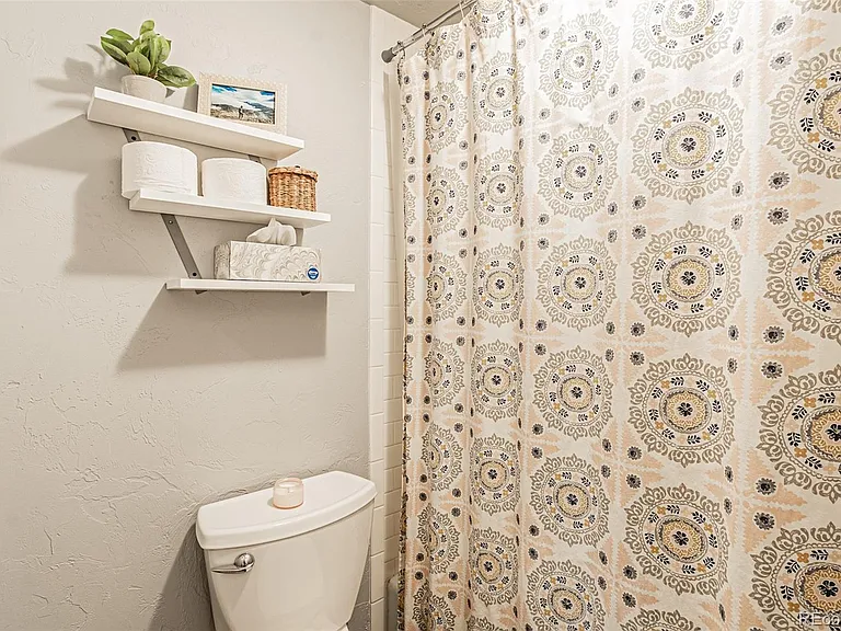 700 N Washington St #207 — Photo 24