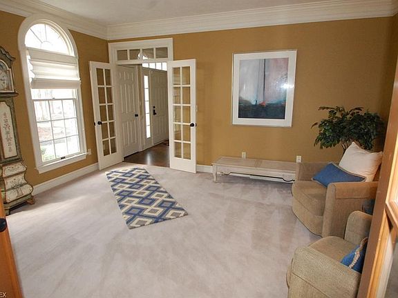 3rd image of 6535 Sherborne Ln