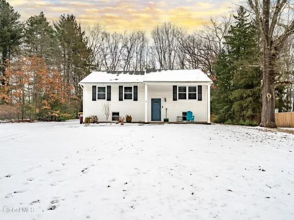 8 Hathorn Boulevard, Saratoga Springs, NY 12866