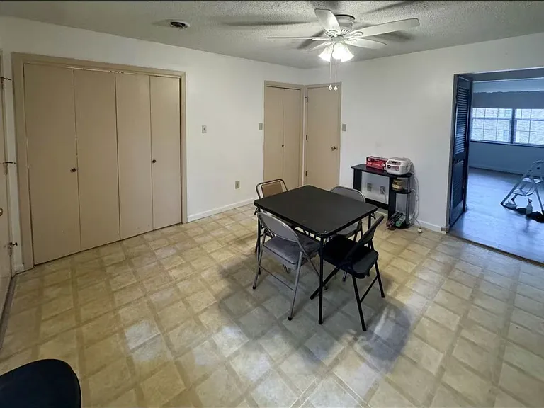810 Highland Dr #303 — Photo 3