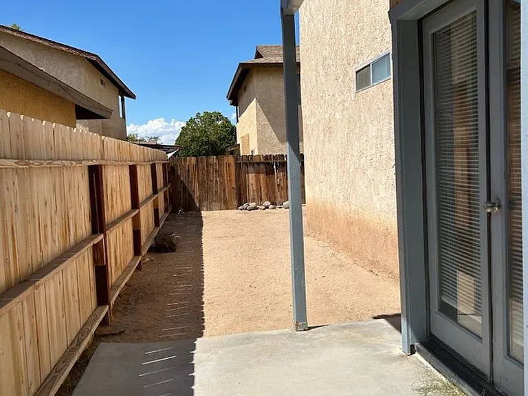 1012 W Alene Ave #B — Photo 15