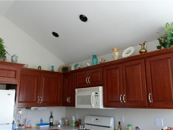 3rd image of 10910 82nd Ct